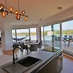 דירה Exklusive Mit Balkon Und Direktem Rheinblick Mit 2 Schlafzimmern Fuer Bis Zu 5 Gaeste Urmitz