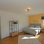 Exklusive Mit Balkon Und Direktem Rheinblick Mit 2 Schlafzimmern Fuer Bis Zu 5 Gaeste דירה *