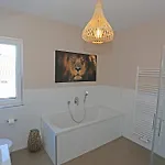 Exklusive Mit Balkon Und Direktem Rheinblick Mit 2 Schlafzimmern Fuer Bis Zu 5 Gaeste