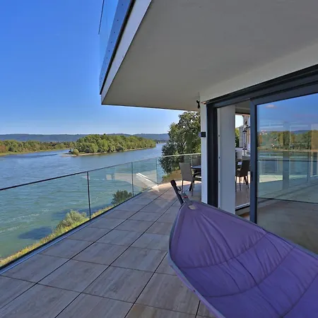 Exklusive Mit Balkon Und Direktem Rheinblick Mit 2 Schlafzimmern Fuer Bis Zu 5 Gaeste Apartmán