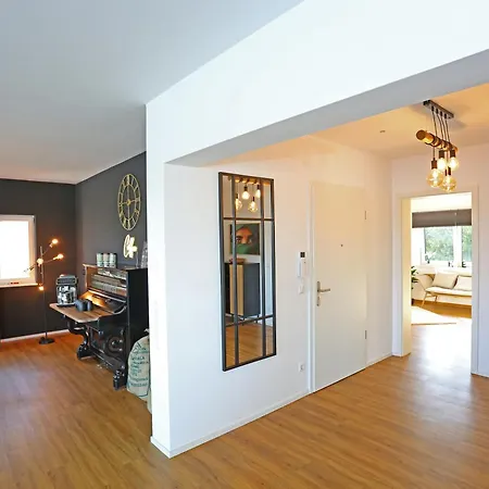 Exklusive Mit Balkon Und Direktem Rheinblick Mit 2 Schlafzimmern Fuer Bis Zu 5 Gaeste Appartement *