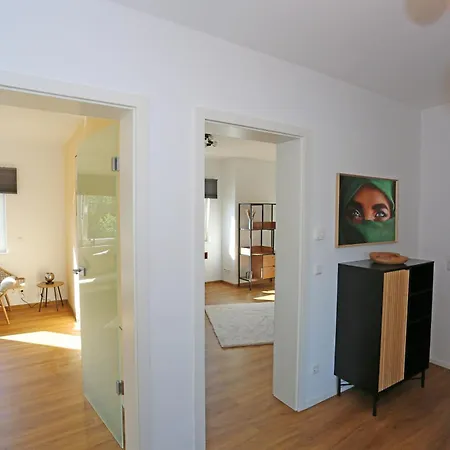 Apartment Exklusive Mit Balkon Und Direktem Rheinblick Mit 2 Schlafzimmern Fuer Bis Zu 5 Gaeste