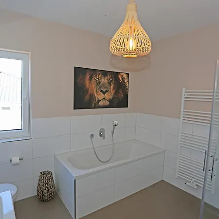 Exklusive Mit Balkon Und Direktem Rheinblick Mit 2 Schlafzimmern Fuer Bis Zu 5 Gaeste