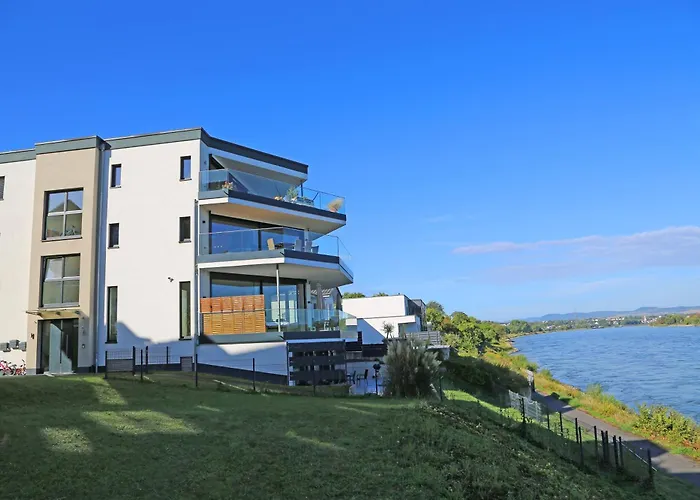 Exklusive Mit Balkon Und Direktem Rheinblick Mit 2 Schlafzimmern Für Bis Zu 5 Gäste Apartamento