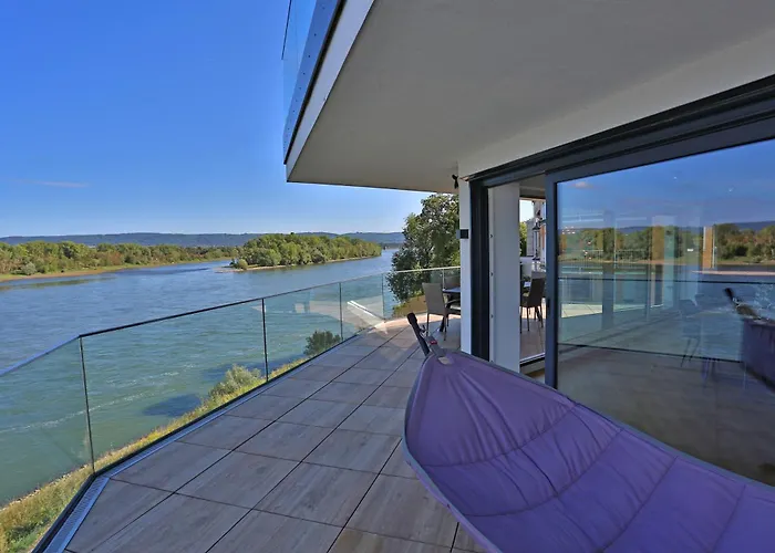 Exklusive Mit Balkon Und Direktem Rheinblick Mit 2 Schlafzimmern Für Bis Zu 5 Gäste Apartamento