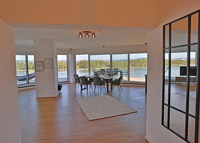 Apartamento Exklusive Mit Balkon Und Direktem Rheinblick Mit 2 Schlafzimmern Für Bis Zu 5 Gäste *
