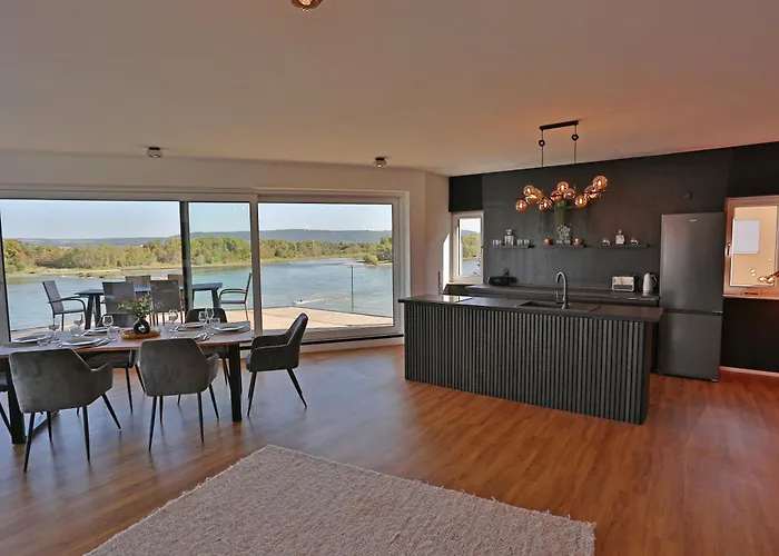 Apartamento Exklusive Mit Balkon Und Direktem Rheinblick Mit 2 Schlafzimmern Für Bis Zu 5 Gäste *