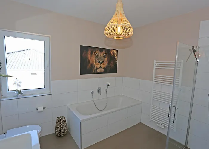 Exklusive Mit Balkon Und Direktem Rheinblick Mit 2 Schlafzimmern Fuer Bis Zu 5 Gaeste