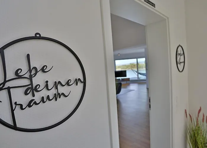 Exklusive Mit Balkon Und Direktem Rheinblick Mit 2 Schlafzimmern Für Bis Zu 5 Gäste