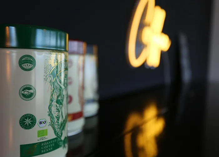 Exklusive Mit Balkon Und Direktem Rheinblick Mit 2 Schlafzimmern Für Bis Zu 5 Gäste Urmitz